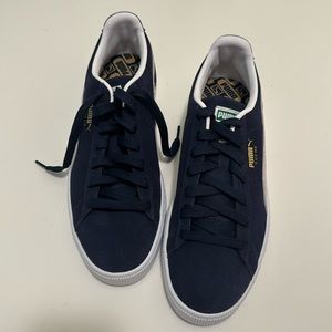 Brand new dark blue pumas
